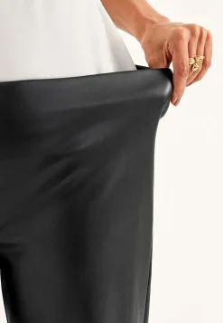 Ankellange bukser i læderimitation