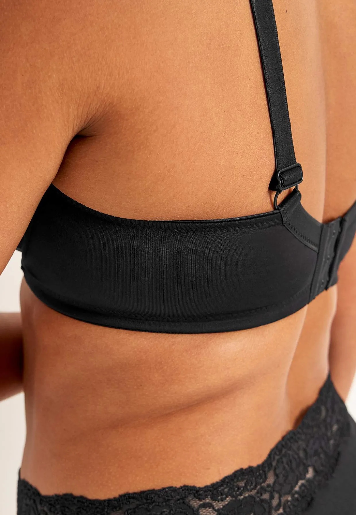 Bh med bøjler med blonde