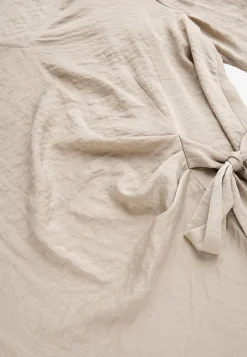 Bluse med bindebånd