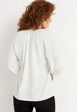 Bluse med broderi