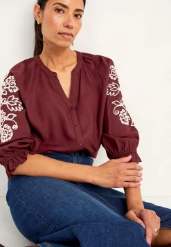 Bluse med broderi