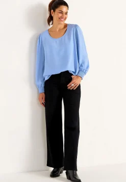 Bluse med smock ved manchetterne