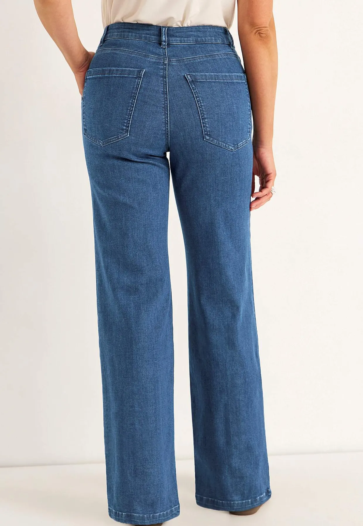 Brede jeans med syede pressefolder Mia