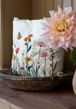 Broderet pudebetræk med blomstermønster | Cellbes