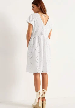 Broderie anglaise (hulbroderet) tunikakjole