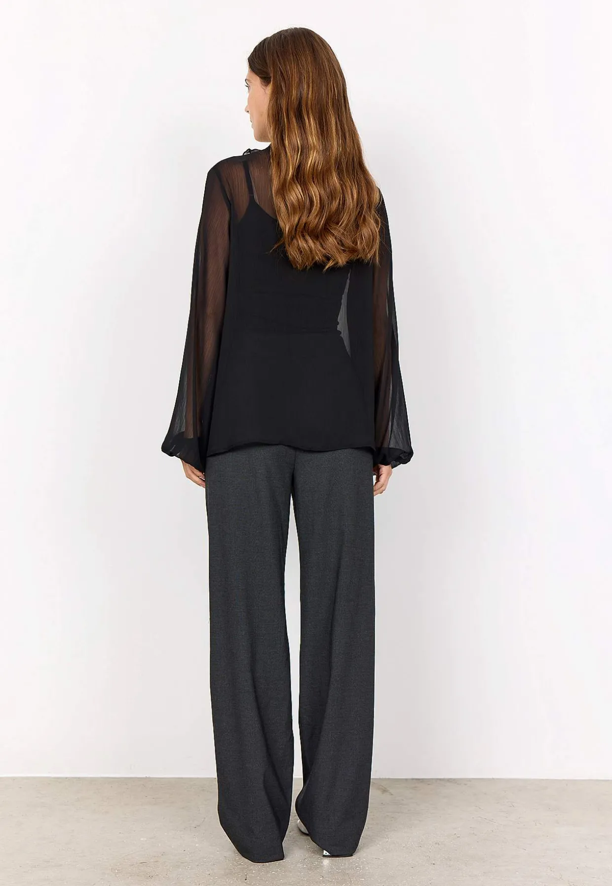 Chiffonbluse med volanter