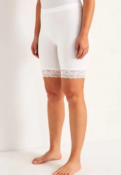 Cykelshorts med blonde Josefin