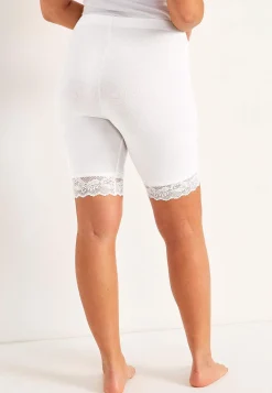 Cykelshorts med blonde Josefin