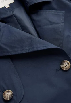 Dobbeltbrystet, kort trenchcoat