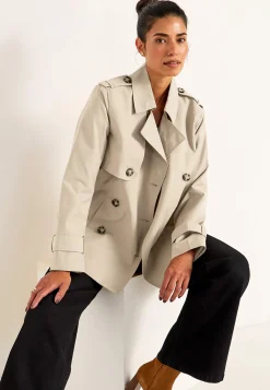 Dobbeltbrystet, kort trenchcoat