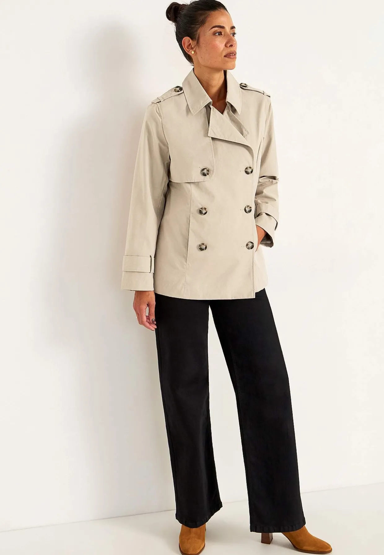 Dobbeltbrystet, kort trenchcoat