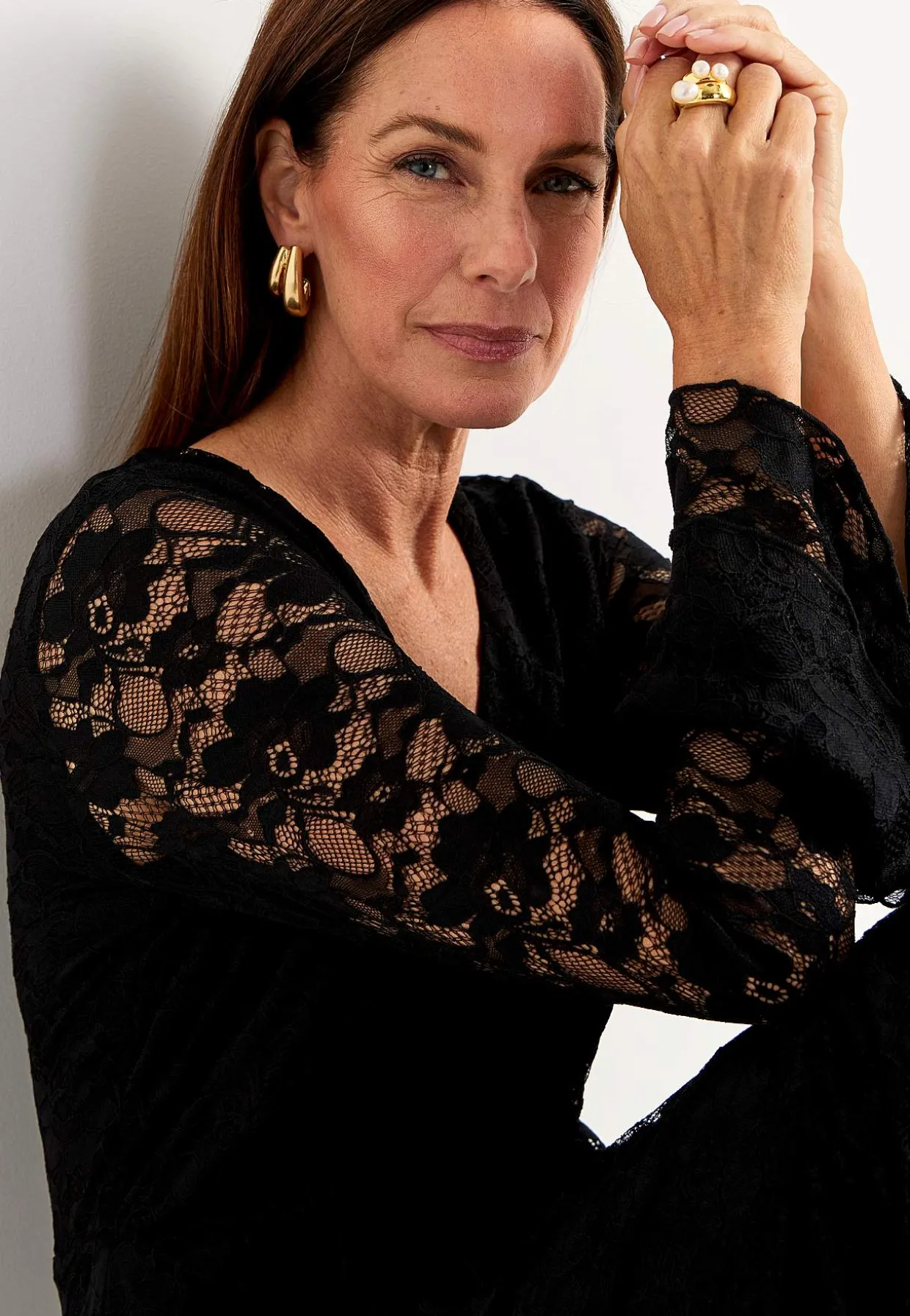 Elastisk blondekjole