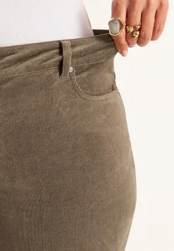 Elastiske fløjlsbukser med lige ben