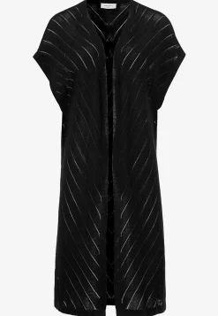 Fintstrikket cardigan med hulmønster