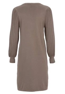 Fintstrikket kjole med plisserede ærmer | Cellbes