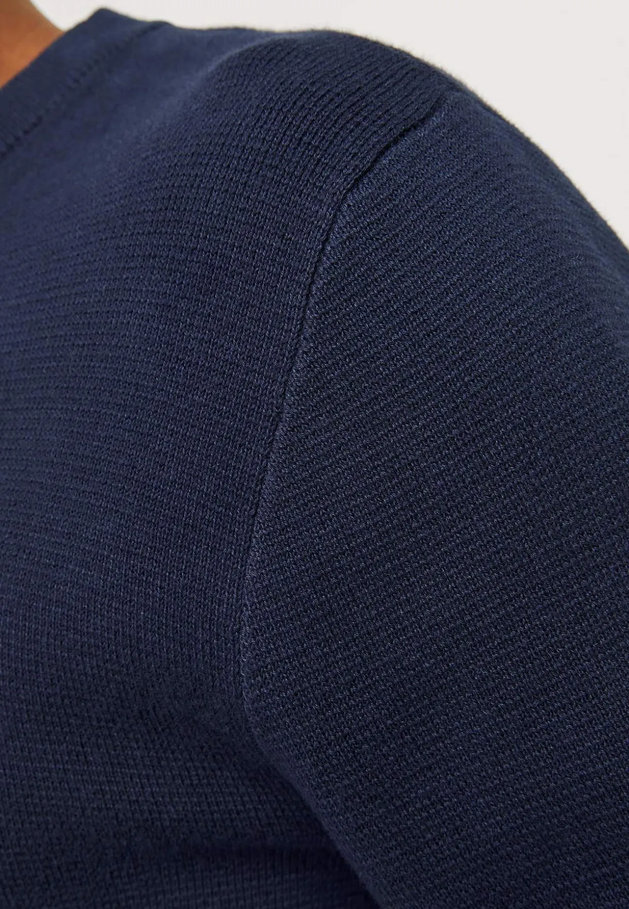 Fintstrikket trøje i merinould