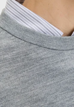 Fintstrikket trøje i merinould