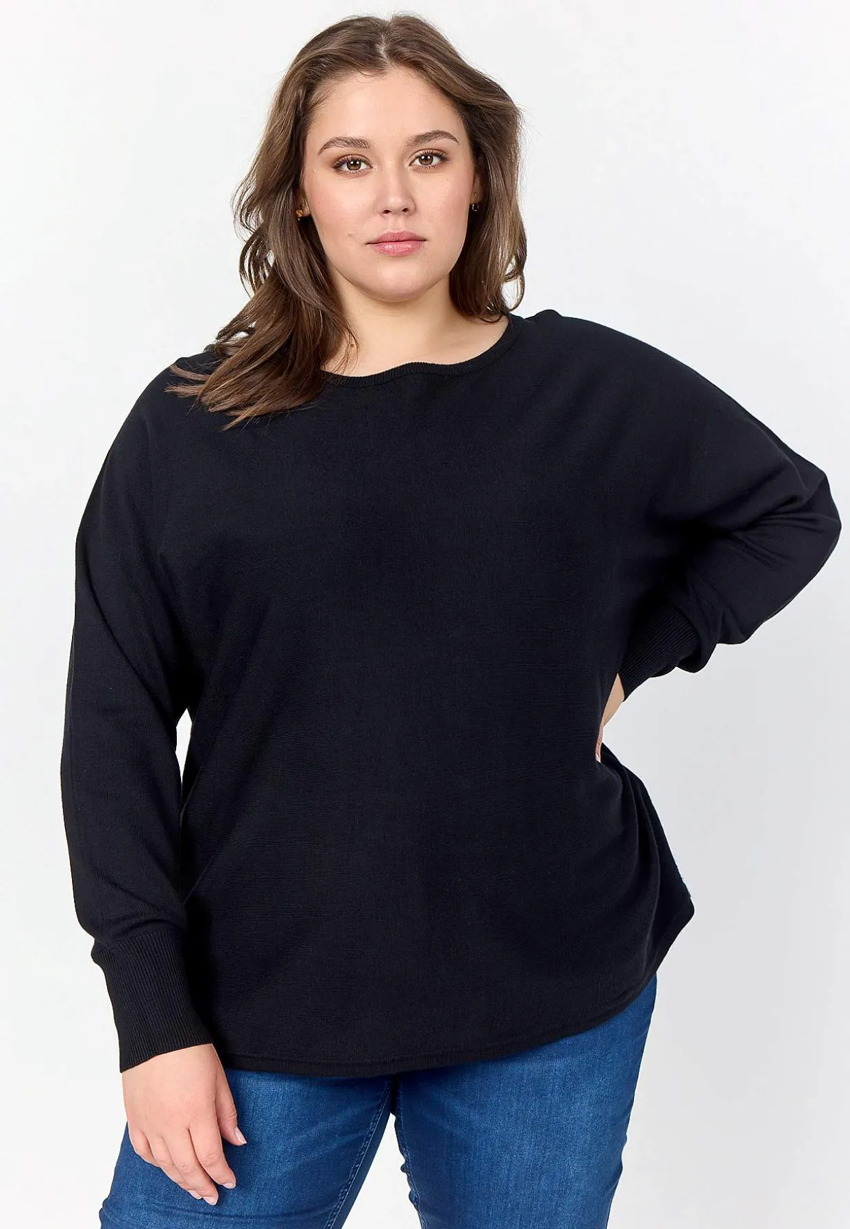 Fintstrikket trøje med knapper i ryggen