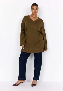 Fintstrikket trøje med v-hals