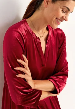 Fløjlskjole med volant