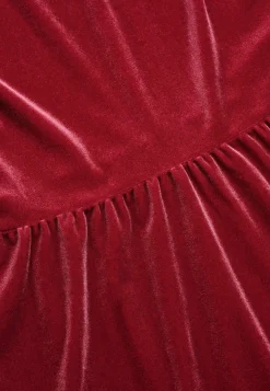 Fløjlskjole med volanter