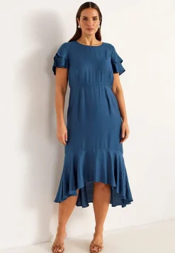 Flæsekjole med sommerfugleærmer