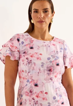 Flæsekjole med sommerfugleærmer