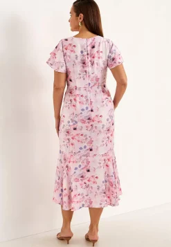 Flæsekjole med sommerfugleærmer