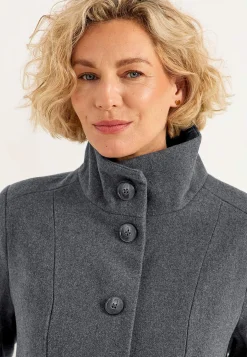 Frakke med opretstående krave