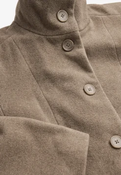 Frakke med opretstående krave