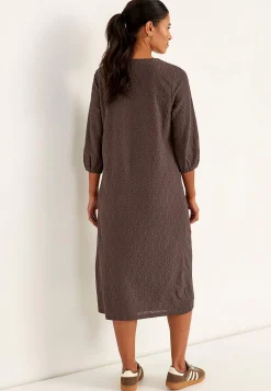 Jerseykjole med broderet hulmønster | Cellbes