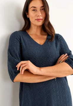 Jerseykjole med hulbroderi