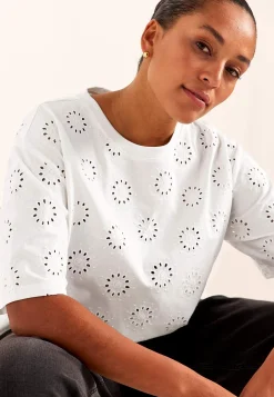 Jerseytop med broderet hulmønster | Cellbes