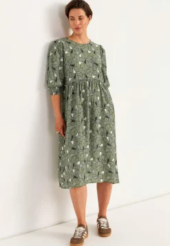 Kjole med et blomstermønster og struktur | Cellbes