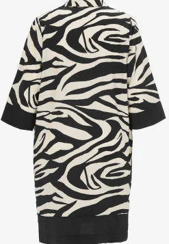 Kjole med zebramønster