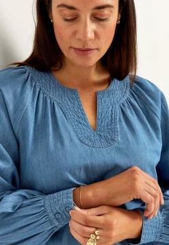 Let, luftig denimtunika