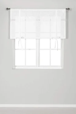 Liftgardin med blonde Monica