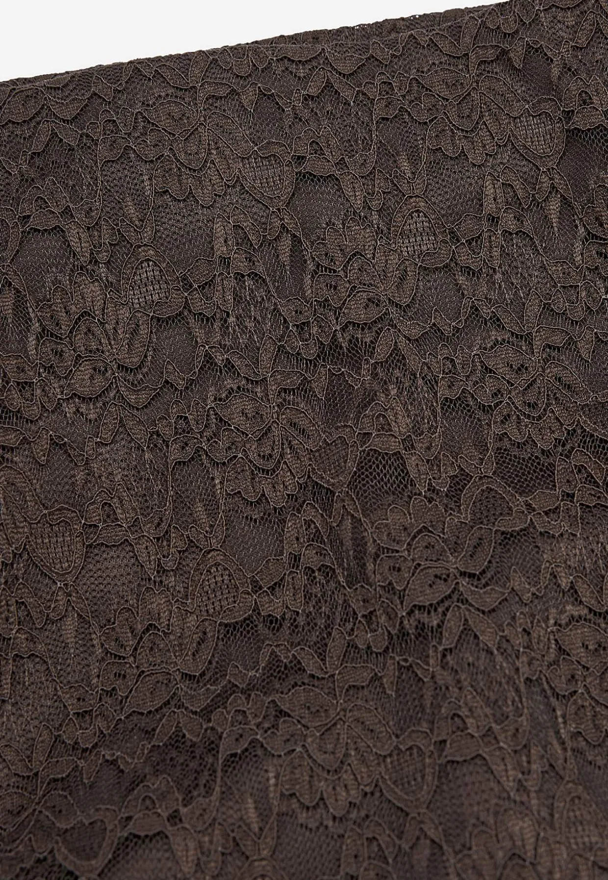 Midi nederdel i blonde