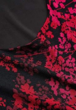 Midikjole med et blomstermønster