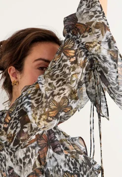 Mønstret chiffon kjole