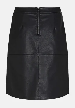 Nederdel med lommer og læderimitation