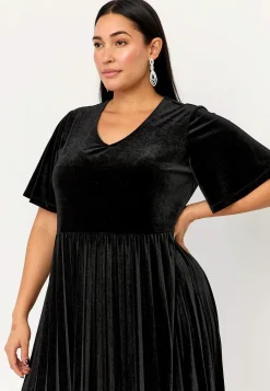 Plisseret fløjlskjole