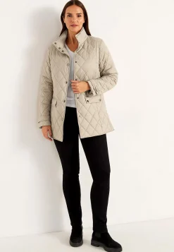 Quiltet jakke med trykknapper | Cellbes