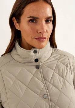 Quiltet jakke med trykknapper | Cellbes