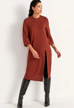 Ribbet jerseykjole med høj slids