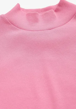 Ribbet top med turtleneck