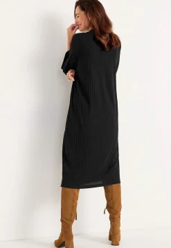 Ribstrikket tunikakjole