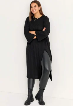 Ribstrikket tunikakjole