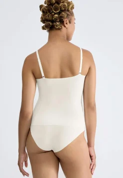 Sømløs top med justerbare skulderstropper ZERO Feel 2.0 Spaghetti top | Cellbes