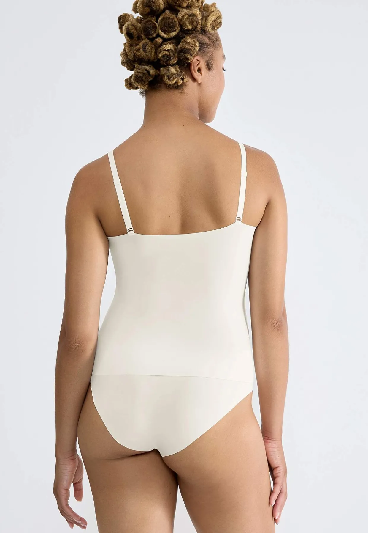 Sømløs top med justerbare skulderstropper ZERO Feel 2.0 Spaghetti top | Cellbes